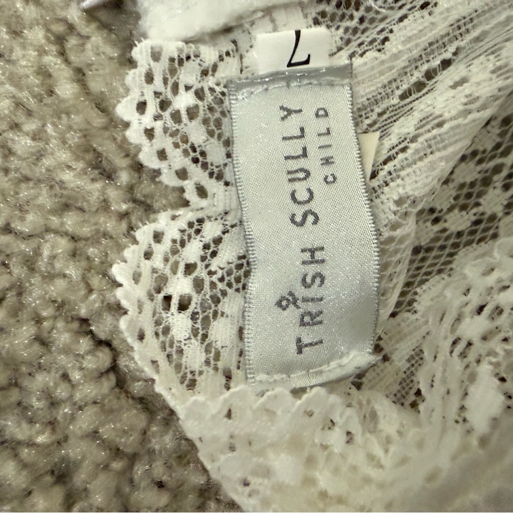Ivory Lace Girls' Formal Dress with Scallop Detail - Picture 3 of 3